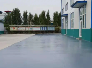 吴忠彩色路面喷涂翻新的材料对冬季