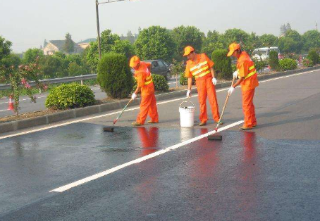 吴忠 彩色路面喷漆维修改色的使用寿命有多长？